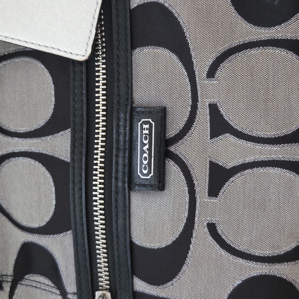 Coach Black and Gray Signature Shoulder Bag (Priced To Sell) - Picture 4 of 8